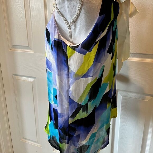 🎄IZ Byer Abstract Pattern Tie-neck Halter Top - Picture 3 of 13